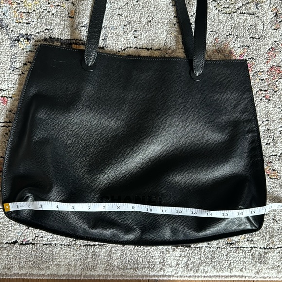 Luxury: Vintage Chanel Purse - Picture 13 of 16